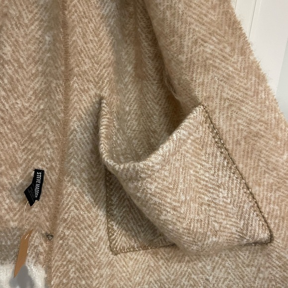Steve Madden Beige and Ivory Herringbone Scarf - Picture 3 of 4